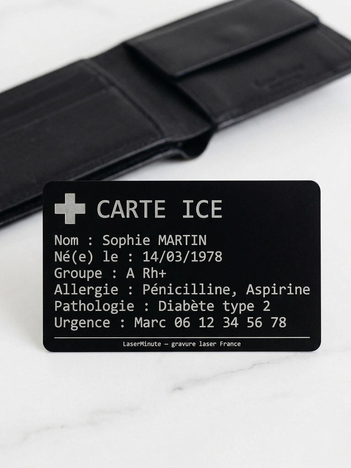 Carte médicale personnalisée en aluminium gravé