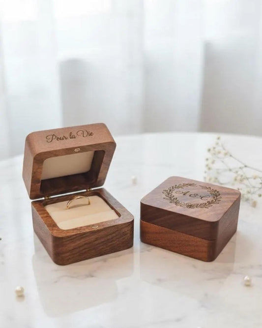 Boîte à alliances personnalisée en bois foncé