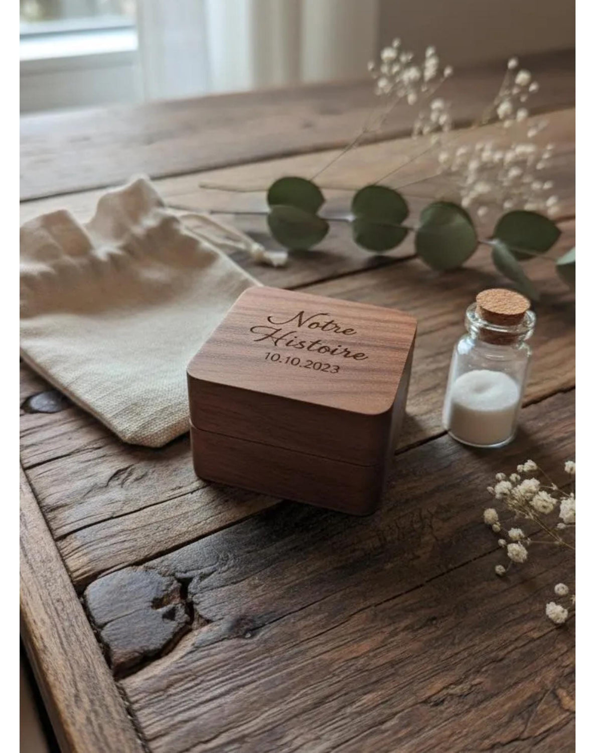 Boîte à alliances personnalisée en bois foncé