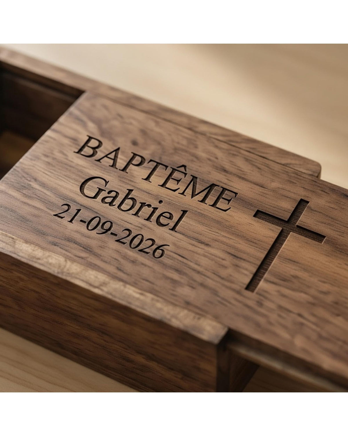 Boîte de baptême personnalisée en bois