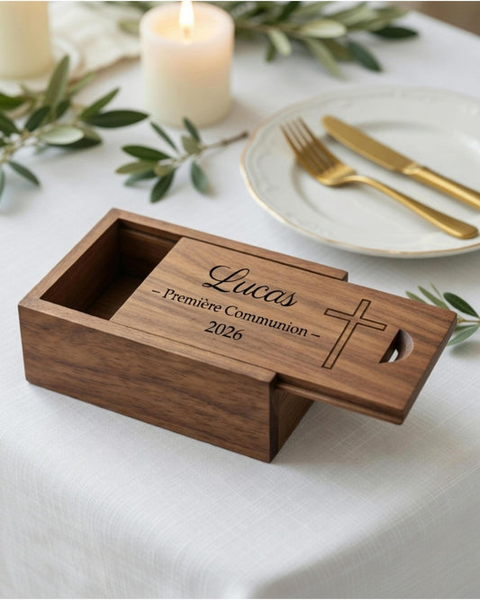 Boîte de communion personnalisée en bois gravé