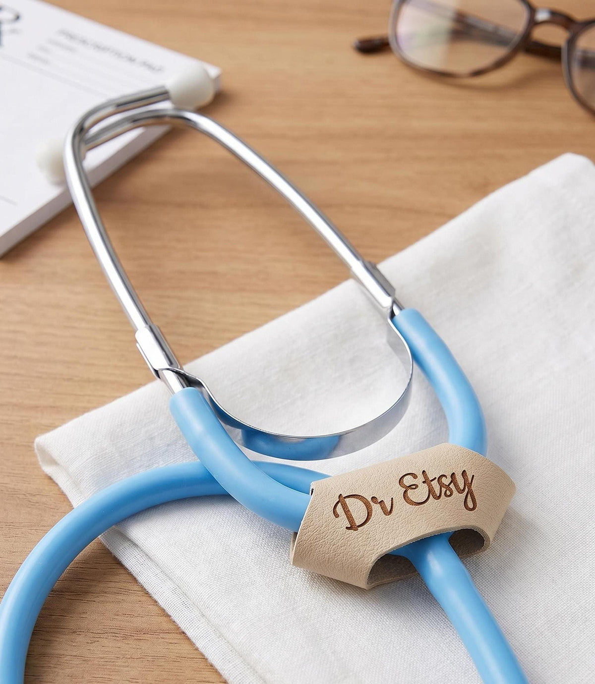 Etiqueta para Estetoscopio Personalizada de Piel Sintética | Nombre Grabado a Láser | Regalo para Enfermera, Médico, Fisioterapeuta, Sanitario | Idea para Graduación