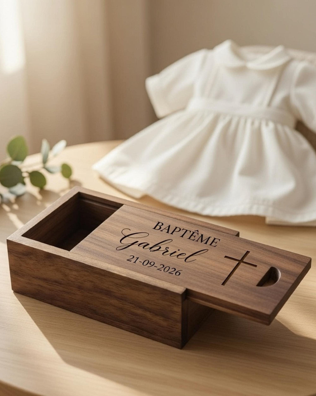 Boîte de baptême personnalisée en bois
